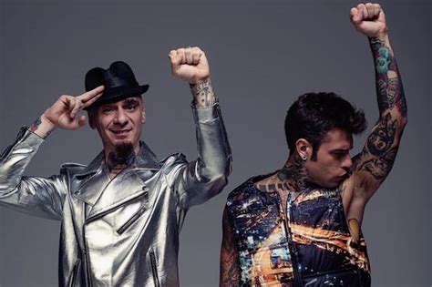 canzoni j ax e fedez comunisti col rolex|Comunisti col Rolex .